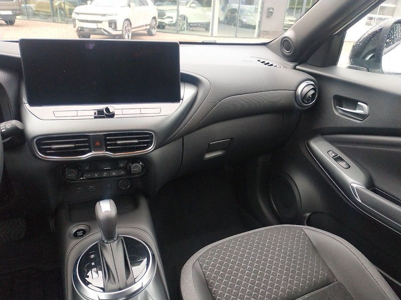 Nissan Juke 1.0 DIG-T, 114k, 7AT, NA CESTĚ - fotka 14 z 29