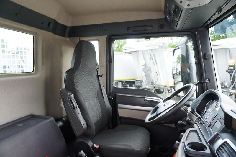 MAN TGS (2019) 26.420 6×4 / Fassi F215A.2.24  - fotka 19 z 25