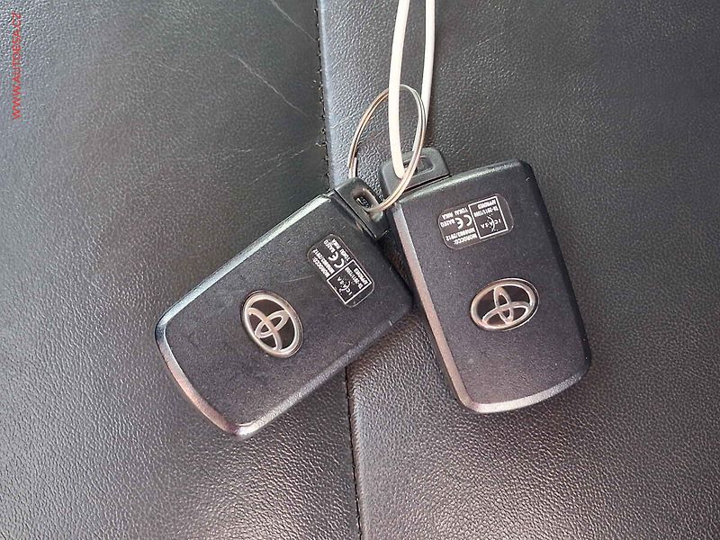 Toyota RAV4 (2014) 2.0 D-4D 4x4, AC, kůže - fotka 25 z 25