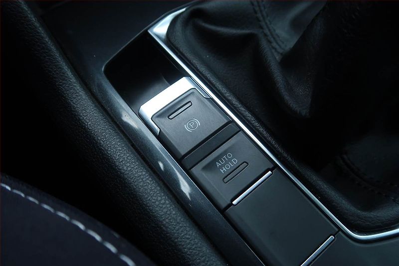 Volkswagen Tiguan (2021) 2.0 TDI - fotka 23 z 24