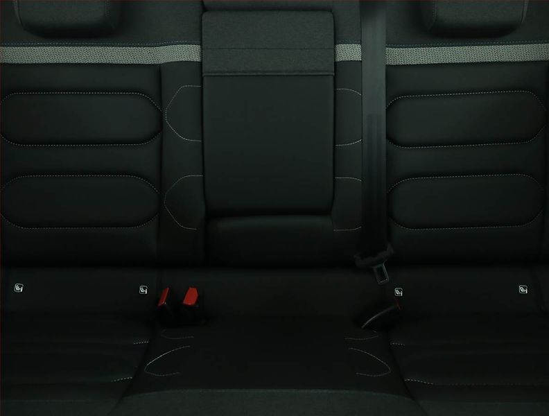 Citroën C4 (2023) 1.2 PureTech, Automat, ČR - fotka 10 z 16