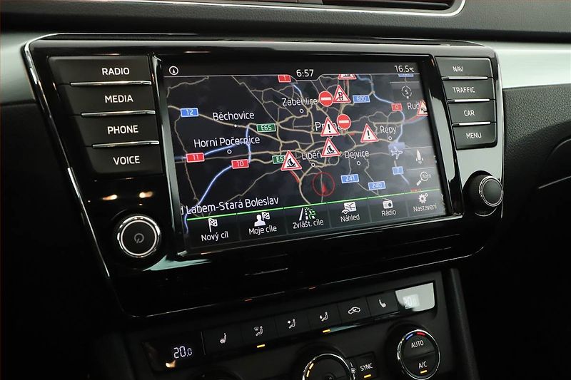 Škoda Superb (2016) Comfort 2.0 TDI, Automat, Navi - fotka 14 z 19