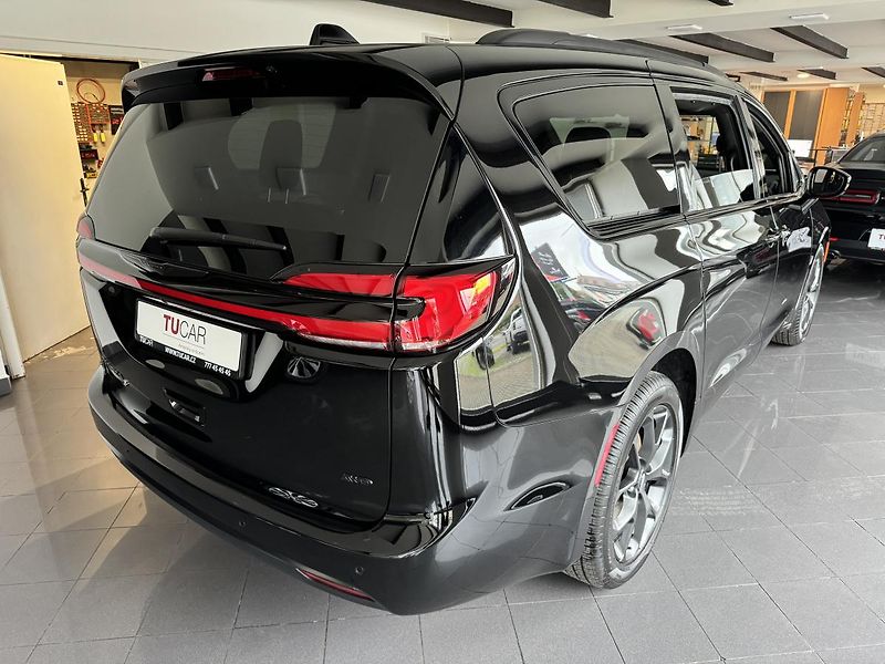 Chrysler Pacifica AWD Touring-L S-Appearance - fotka 4 z 55