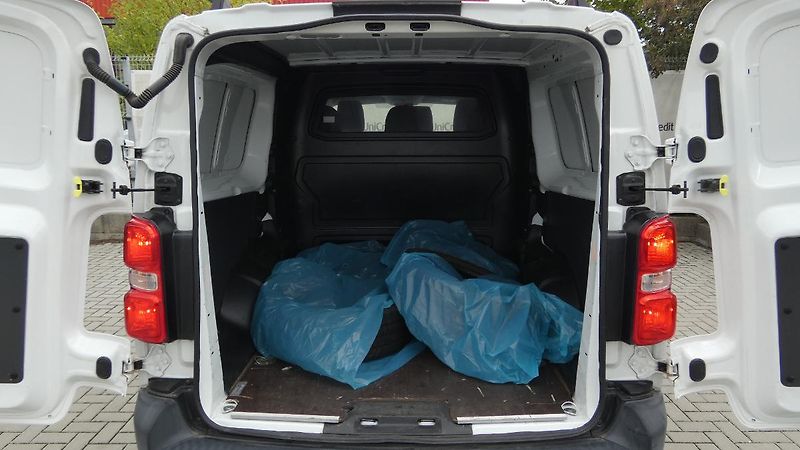 Toyota ProAce 2.0 D-4D 150k 1400kg L2 Crewca - fotka 20 z 23