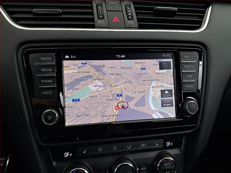 Škoda Octavia (2014) RS 2.0 TDI, Automat, Navi - fotka 15 z 17