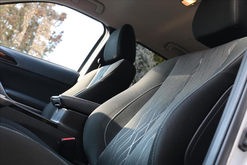 Mitsubishi Eclipse Cross 1,5 4x4, Automat, 51000KM - fotka 18 z 48