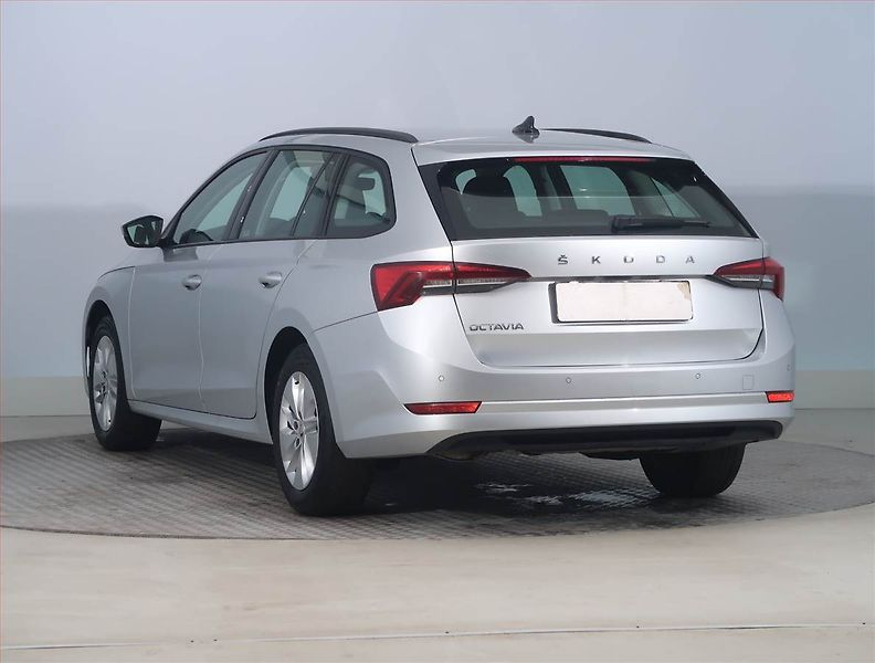 Škoda Octavia (2022) Ambition 2.0 TDI, ČR,1.maj - fotka 4 z 19