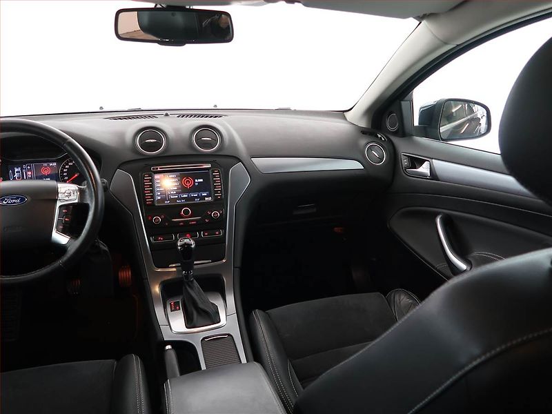 Ford Mondeo (2014) 2.0 TDCi, Automat, Navi - fotka 8 z 25