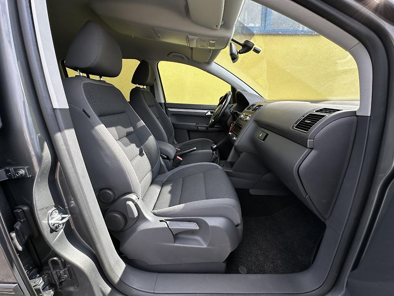 Volkswagen Touran (2010) 1.2TSI/77kW * 2.Maj.  - fotka 20 z 37