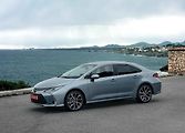 Toyota Corolla sedan hybrid - 662 900 Kč