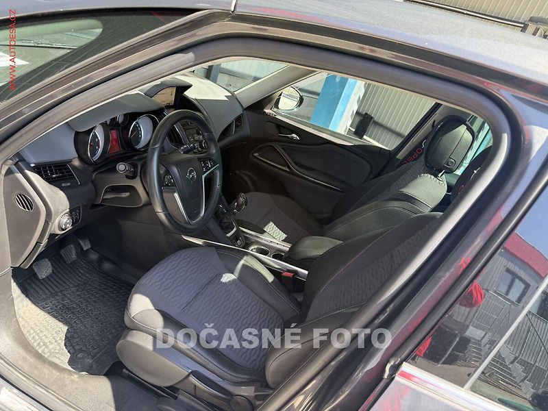 Opel Zafira (2014) 2.0 CDTi BITURBO Tourer - fotka 3 z 3