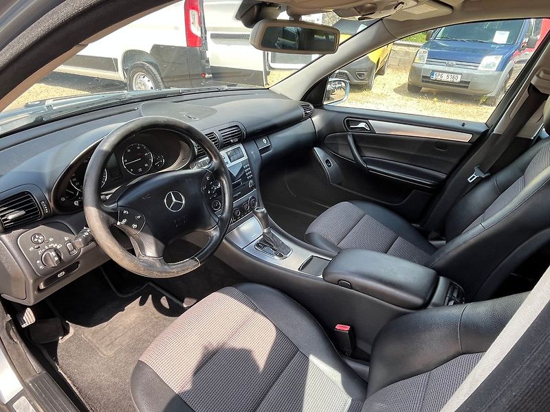Mercedes-Benz Třídy C C 220 CDI Avantgarde - fotka 14 z 32