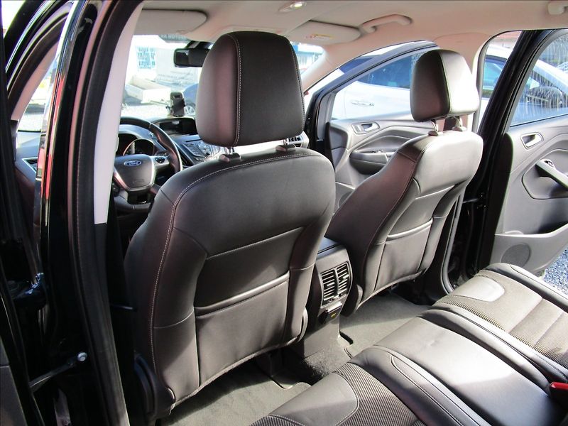 Ford Kuga 1.5 EcoBoost AWD, automat - fotka 28 z 42