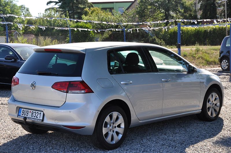 Volkswagen Golf VII 1.2TSi  - fotka 3 z 17