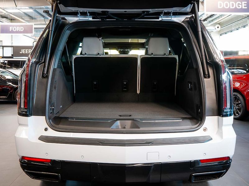 Cadillac Escalade (2026) 6.2 ESV Sport Platinum 2026 - fotka 6 z 50