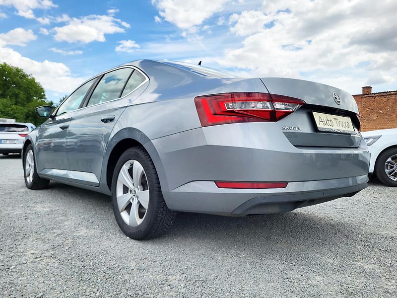 Škoda Superb III 2.0 TDi 110kW AMBITION *ČR - fotka 36 z 44