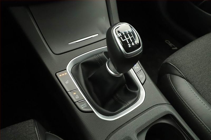 Hyundai i30 (2021) 1.5 T-GDI MHEV, Serv.kniha - fotka 13 z 15