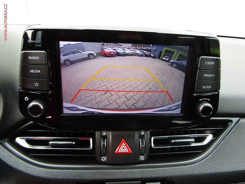 Hyundai i30 (2021) 1.0 T-GDi, 1.maj,ČR, AT - fotka 16 z 21