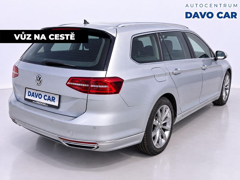 Volkswagen Passat 2,0 TDI 110 kW R-LINE DPH CZ 1 - fotka 2 z 10