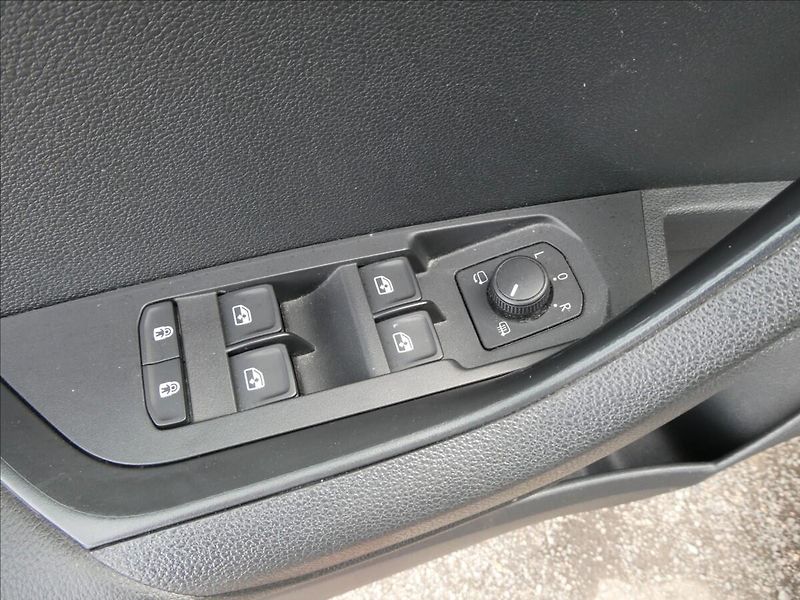 Škoda Karoq 2,0 TDi 110kW,DSG,4x4,1majitel - fotka 36 z 45