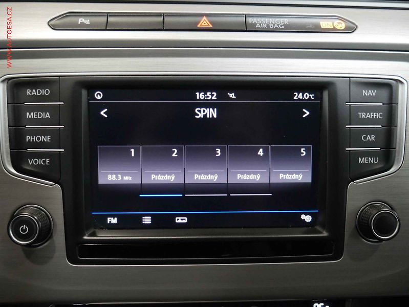 Volkswagen Passat (2016) 1.6TDi, LED, TZ, park.čidla - fotka 14 z 21