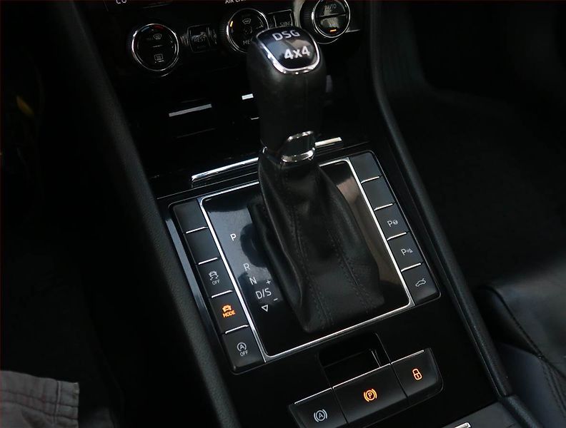 Škoda Superb (2017) Laurin&Klement 2.0 TDI 4x4 - fotka 13 z 30
