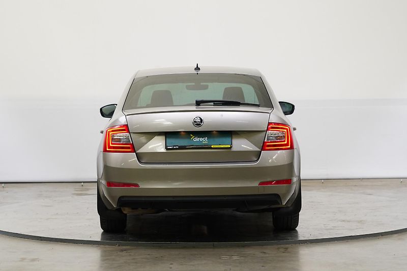 Škoda Octavia - fotka 6 z 26
