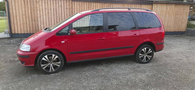 Seat Alhambra (2009) - fotka 1 z 24