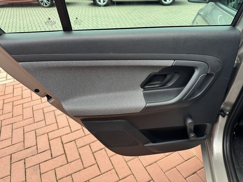 Škoda Fabia (2014) 1.2HTP Active Klima Tažné Z. - fotka 21 z 49