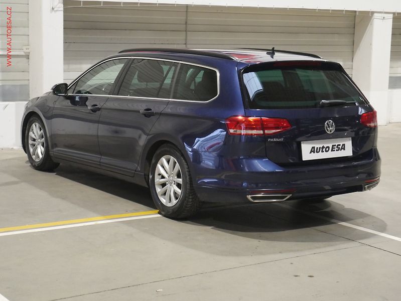 Volkswagen Passat (2015) 2.0TDi, Comfortline - fotka 6 z 17