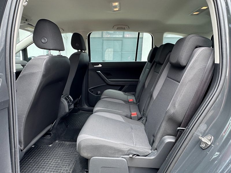 Volkswagen Touran (2018) 1.6 TDi - fotka 11 z 31