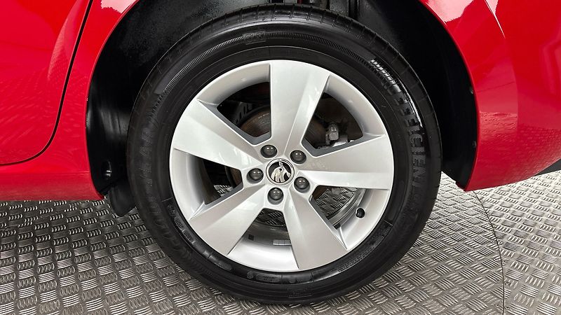 Škoda Scala 1.0 TSI Style - fotka 19 z 24