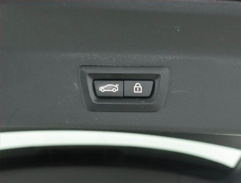 BMW iX3 (2021) 80 kWh - fotka 24 z 27