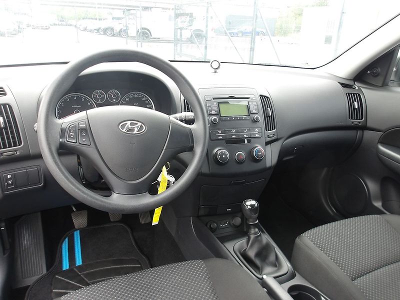 Hyundai i30 1,4i ČR NAJ.100000km !!! - fotka 21 z 35