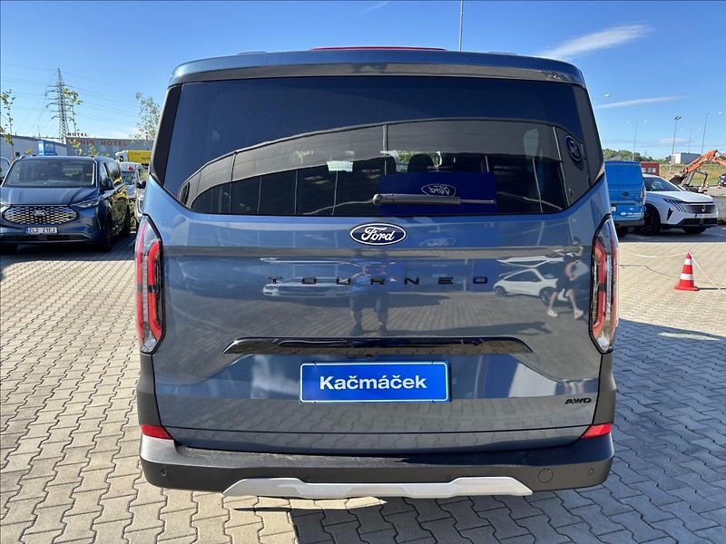 Ford Tourneo Custom 2,0 EcoBlue 125kW Active AWD - fotka 4 z 52
