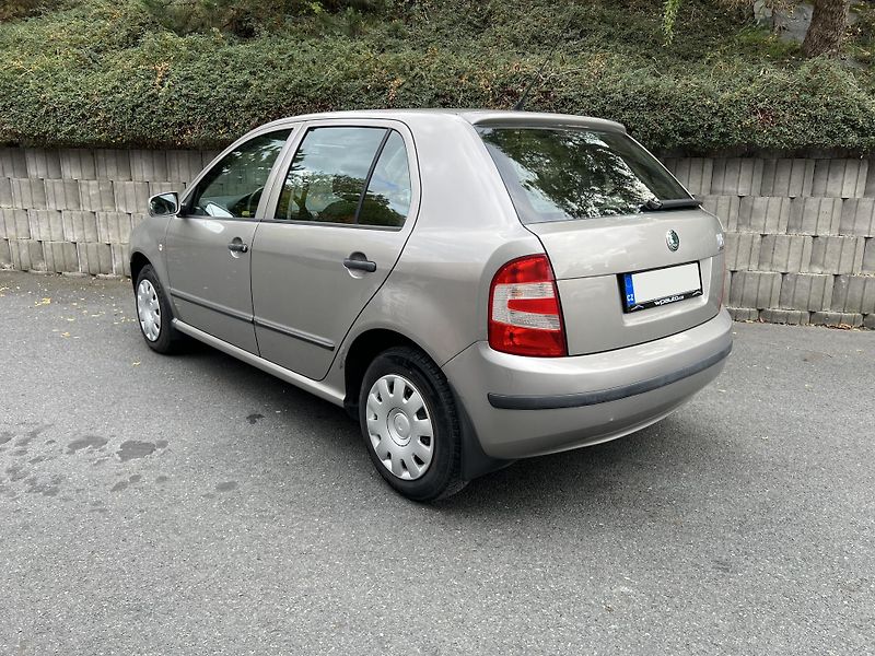 Škoda Fabia 1.2 HTP 121000KM BEZ KOROZE - fotka 5 z 14