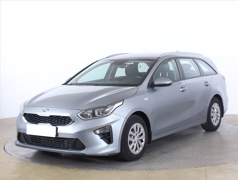 Kia Ceed (2019) Silver 1.4 T-GDI, Serv.kniha - fotka 2 z 15
