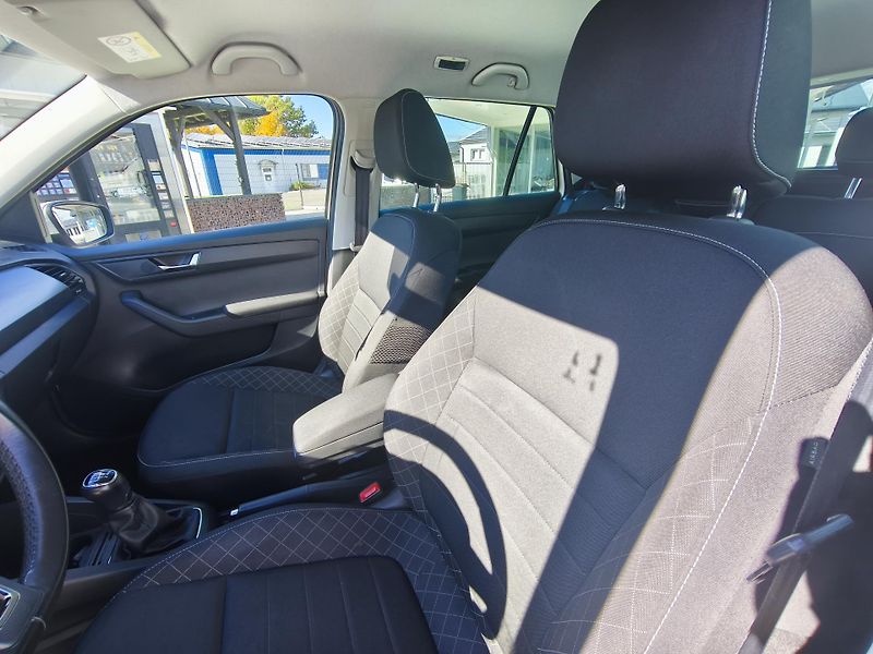 Škoda Fabia (2018) 1.2TSI, park.senzor, výhřev - fotka 10 z 21
