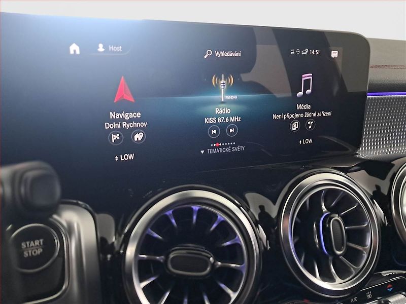 Mercedes-Benz EQB (2022) 350 4MATIC - fotka 12 z 21