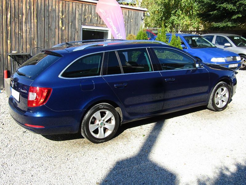 Škoda Superb (2011) 2.0 TDI CR 103kW - fotka 10 z 42