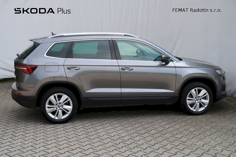 Škoda Karoq (2025) Top Selection 1.5 TSI 110 kW D - fotka 3 z 29