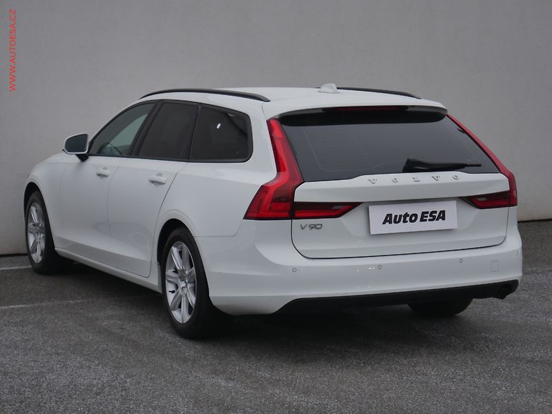 Volvo V90 (2018) 2.0D, LED, TZ, park.asist - fotka 6 z 27