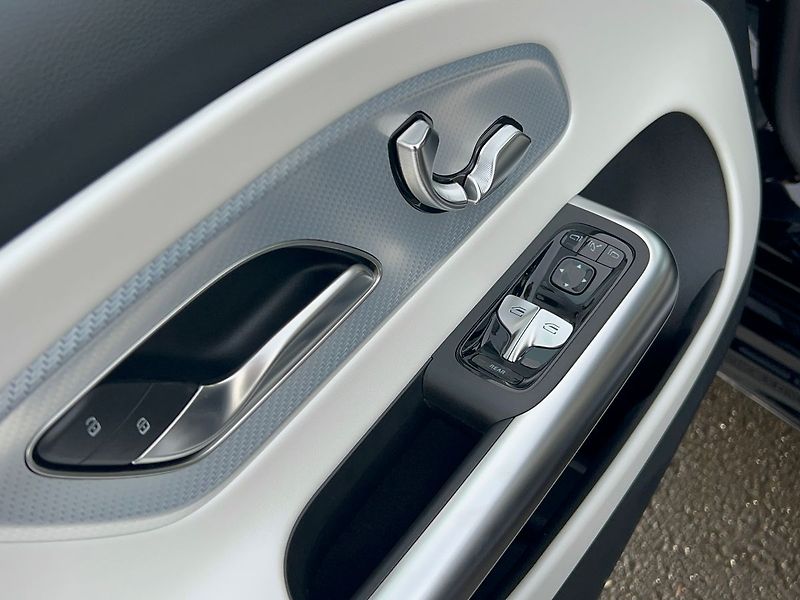Mercedes-Benz CLA 250+ s technologií EQ - fotka 24 z 28