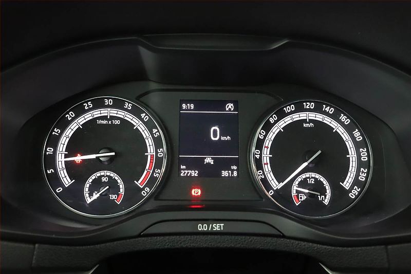 Škoda Karoq (2020) 1.6 TDI - fotka 9 z 14