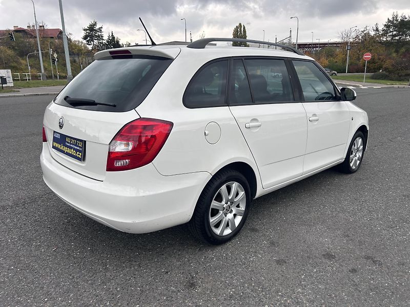 Škoda Fabia Kombi 1.2 TSI Ambiente - fotka 8 z 31