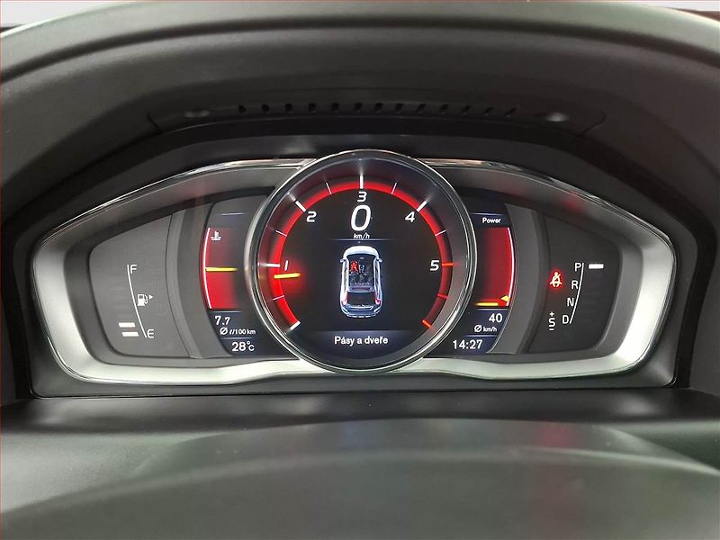 Volvo XC60 (2016) D4, Automat, Kůže, Navi - fotka 11 z 20