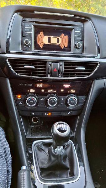 Mazda 6 2.0 benzin 121kw - fotka 25 z 28