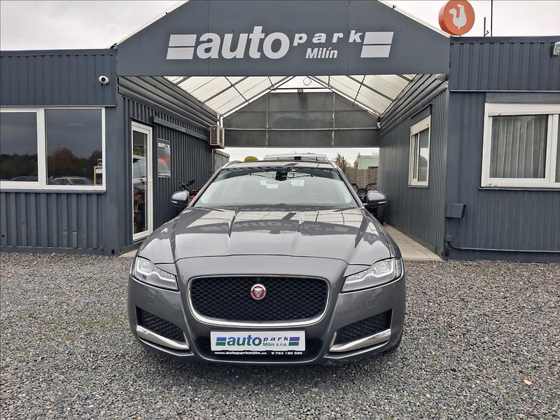 Jaguar XF 2,0 AWD, - fotka 2 z 17