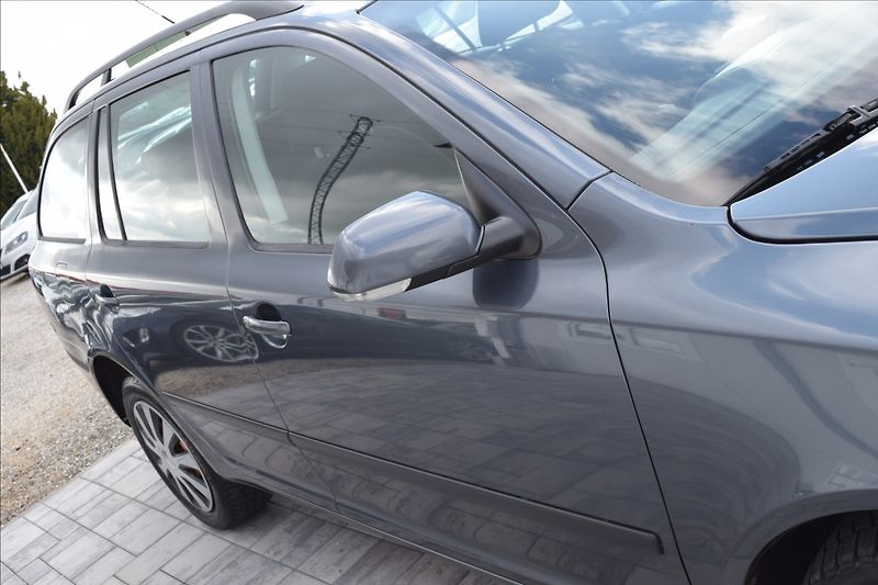 Škoda Octavia 2,0 TDi 103kw 4x4 2 SADY KOL - fotka 5 z 36