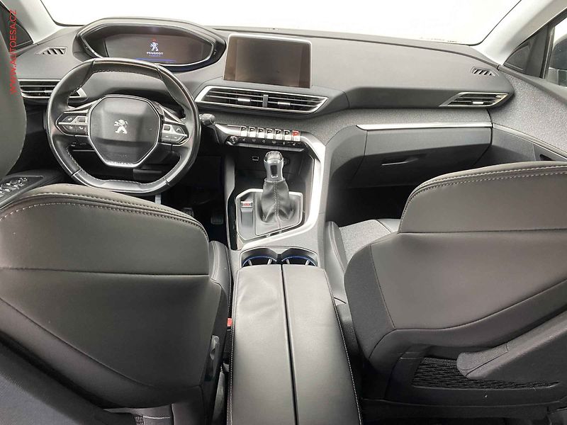 Peugeot 5008 (2018) 1.2 PT, Crossway - fotka 8 z 19
